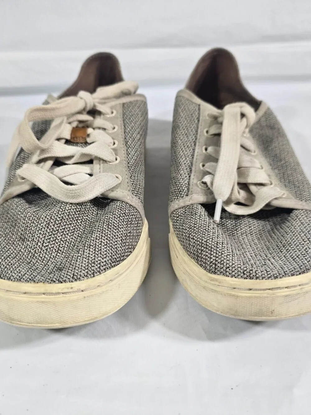 Olukai Pehuea Li Tapa Knit Sneakers Women Size 9 Gray Lace Up Travel Resortwear
